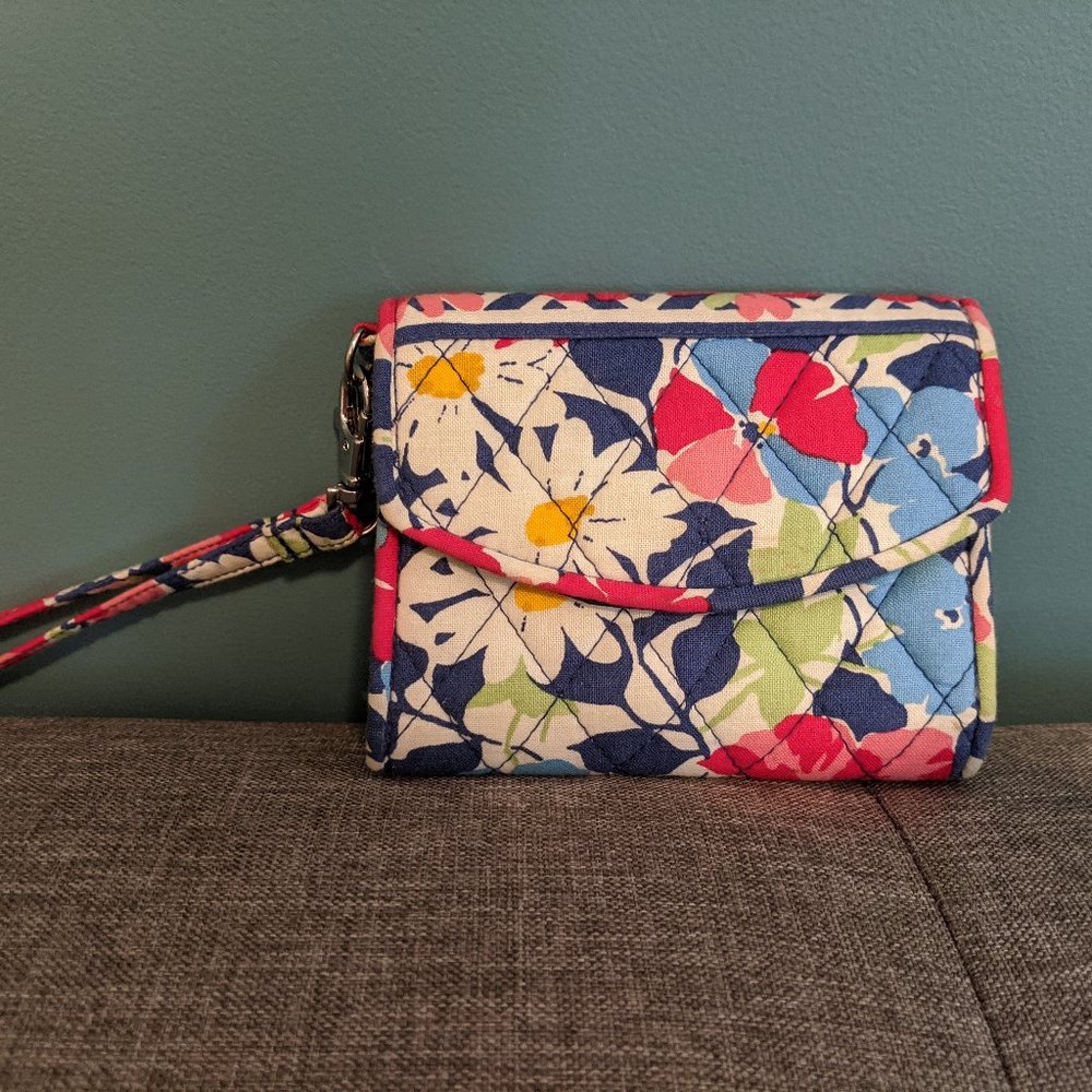 Vera Bradley Wristlet Summer Cottage